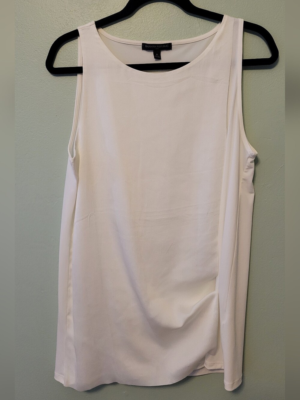Banana Republic Cream Sleeveless Scoop Neck Tank